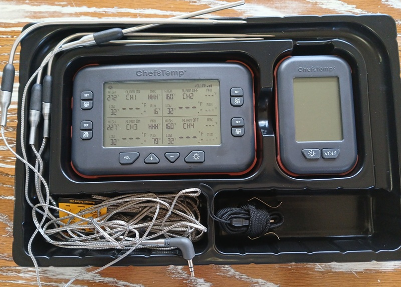 ChefsTemp Quad XPro in the box